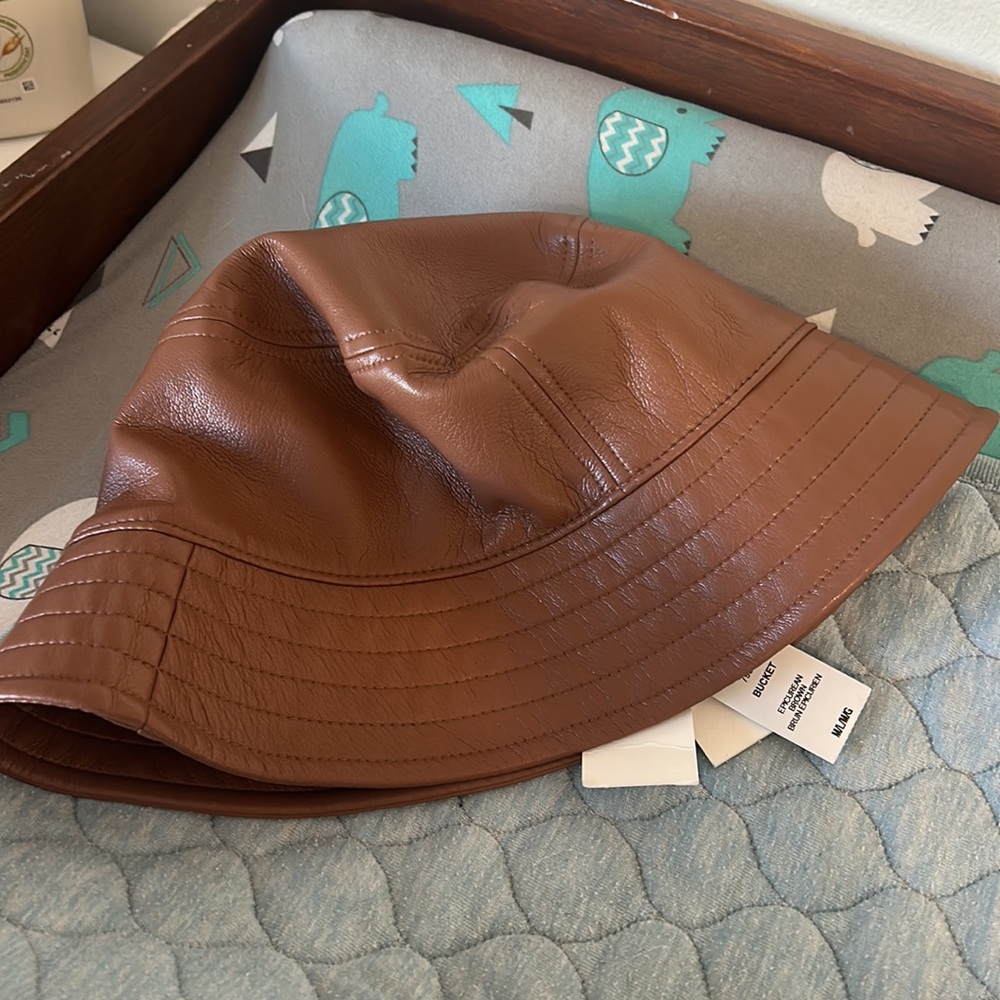 Bucket hat